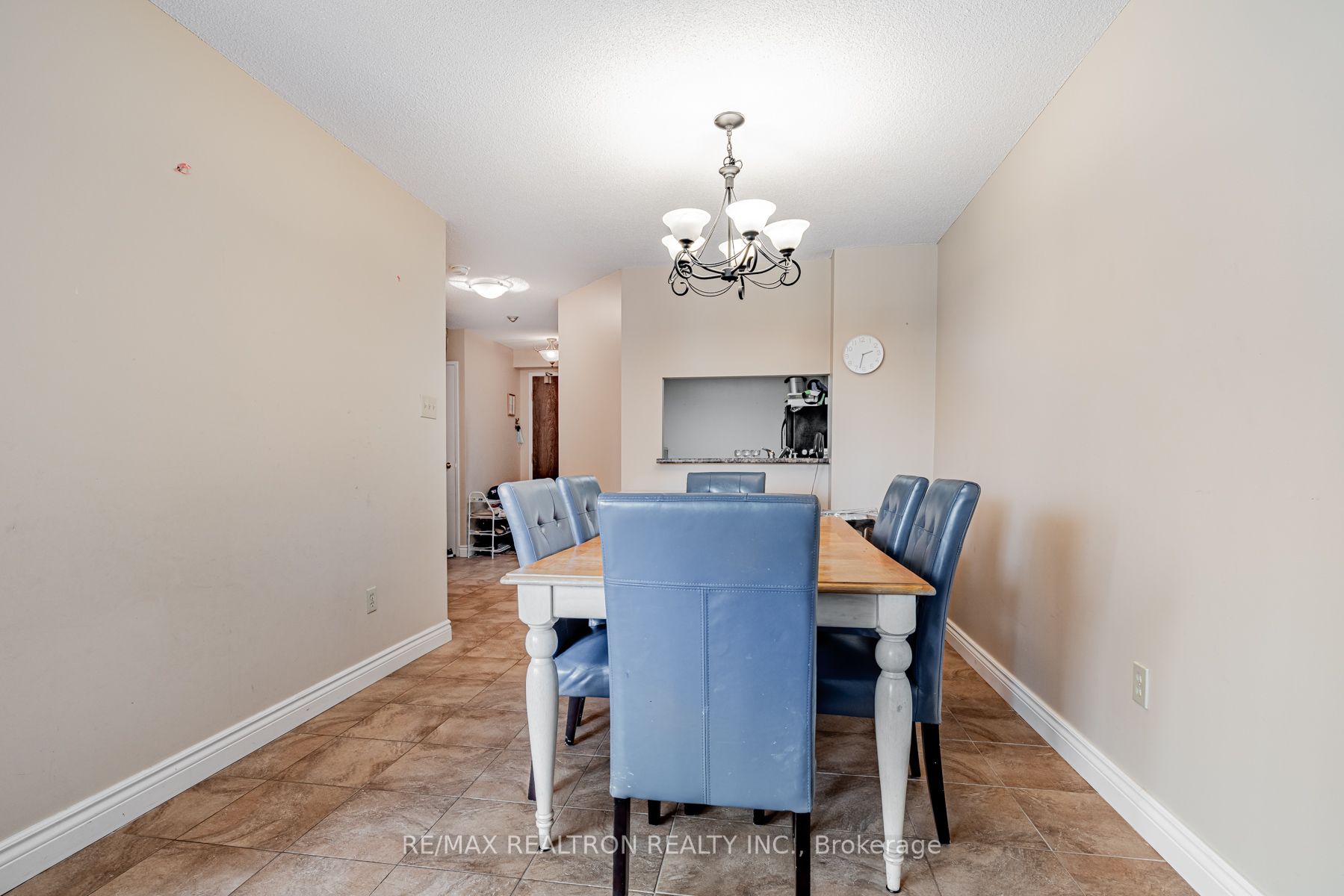 7440 Bathurst Street, #301