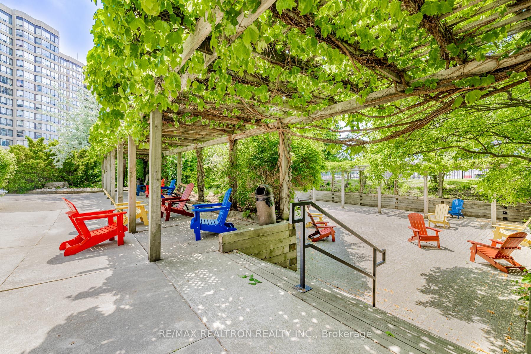 7440 Bathurst Street, #301