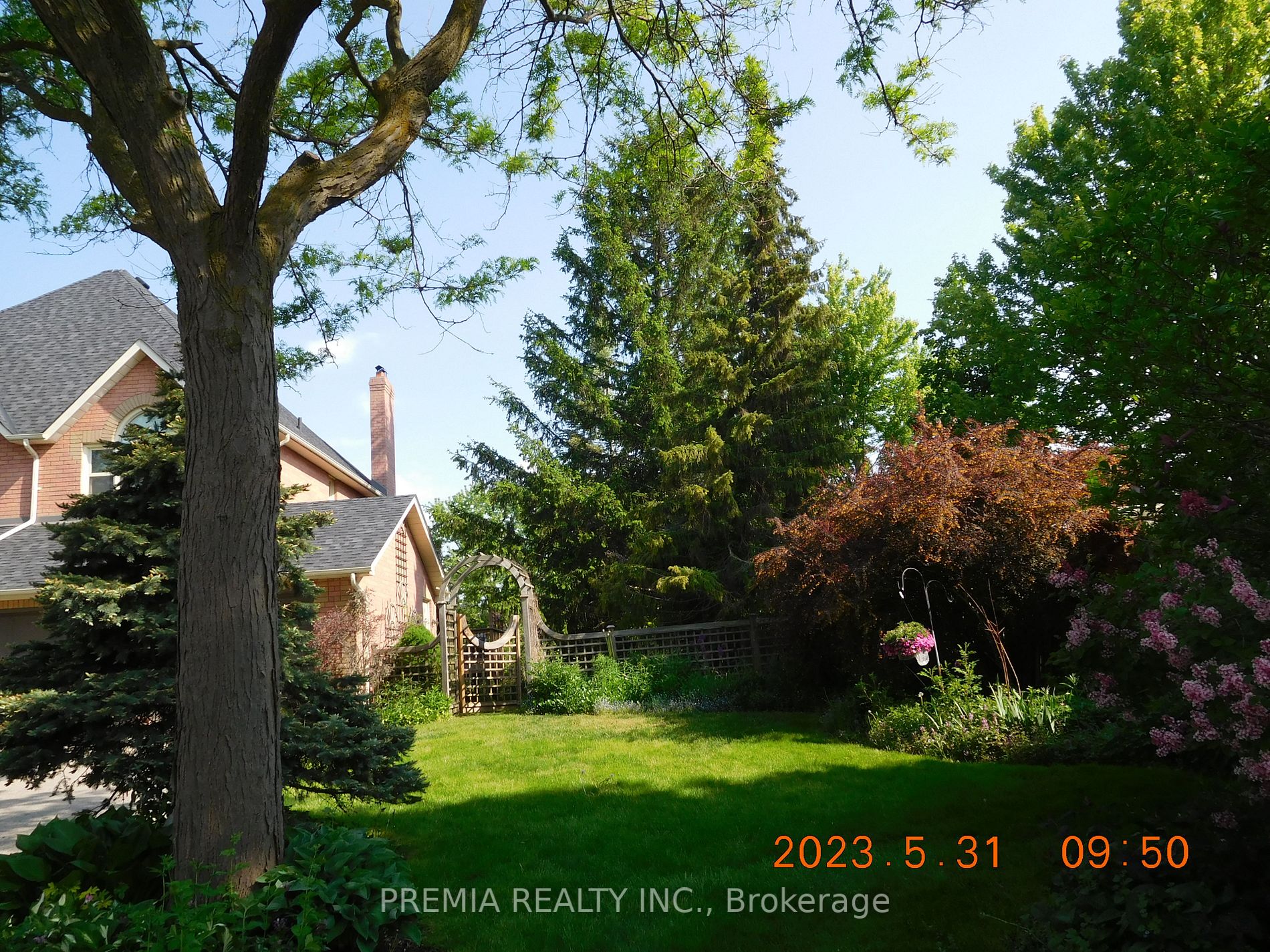 6 Bombay Court