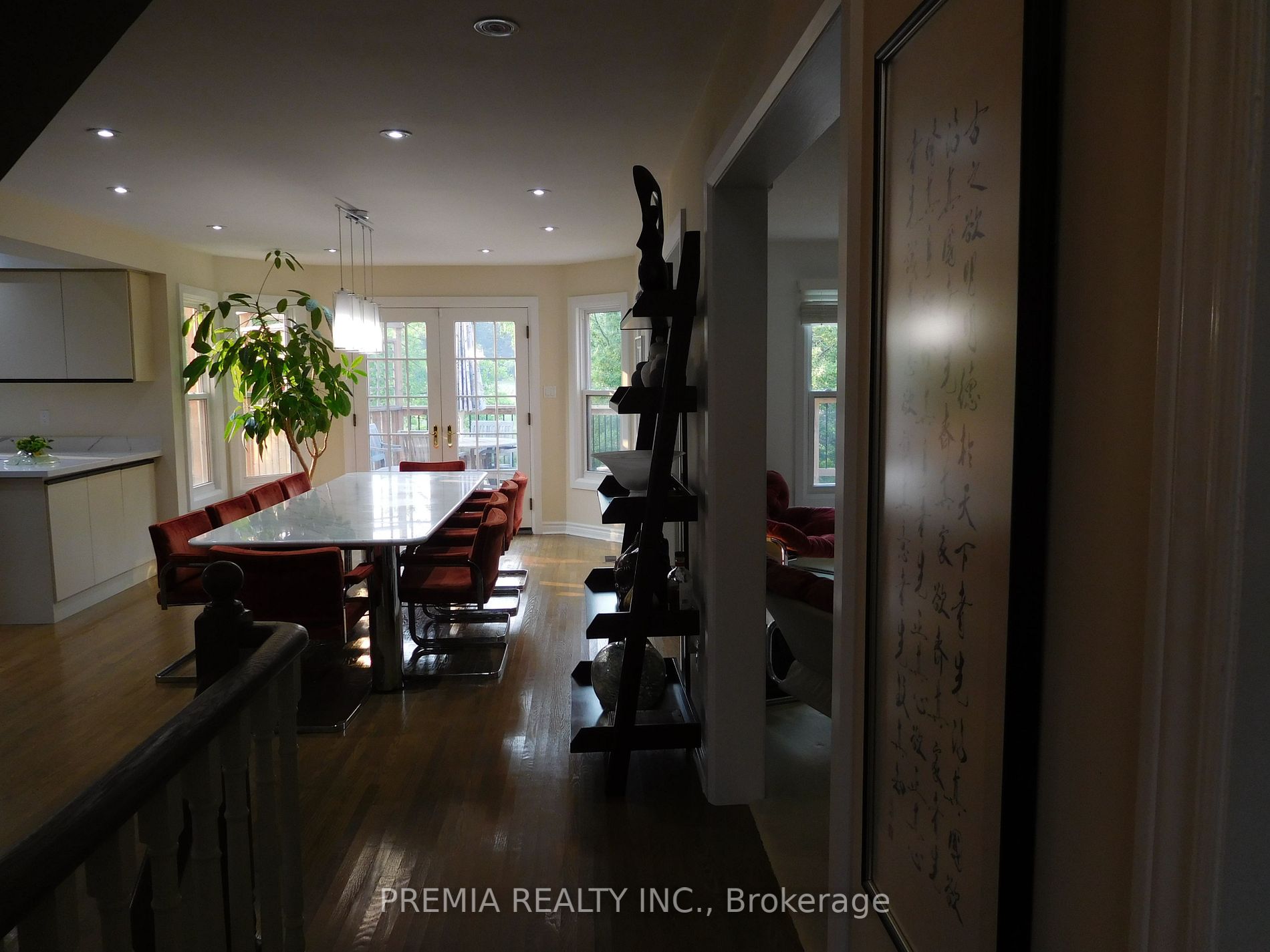 6 Bombay Court