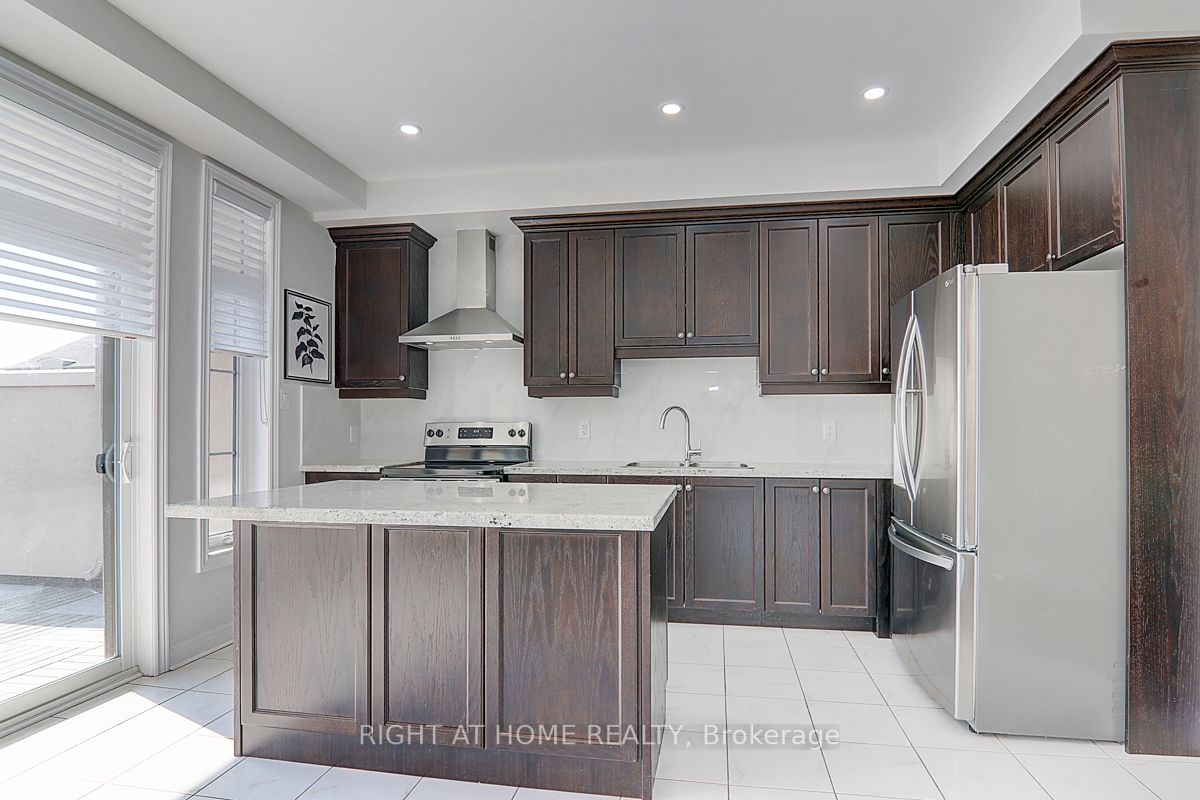 83 Grand Trunk Avenue