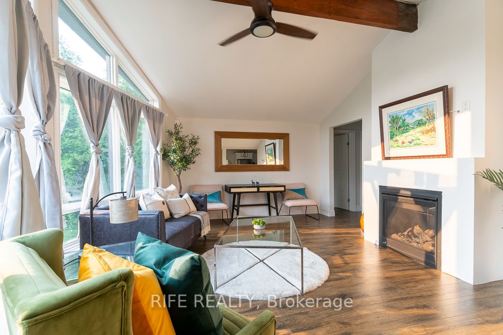 115 Everton Dr W
