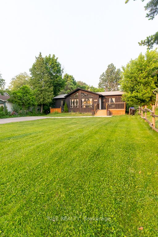 115 Everton Dr W