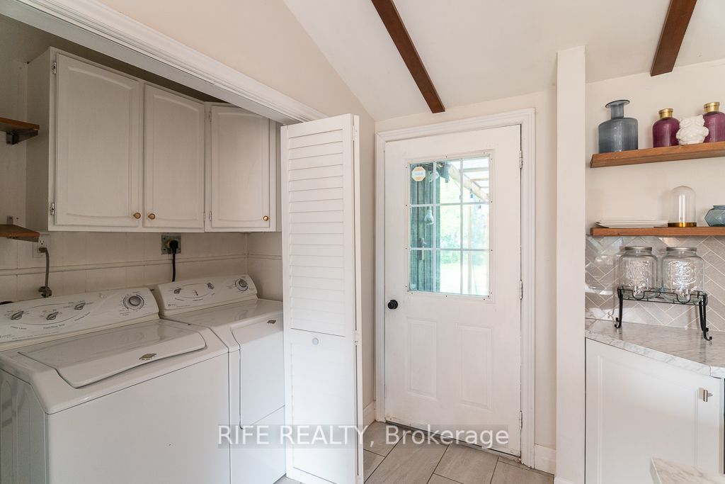 115 Everton Dr W