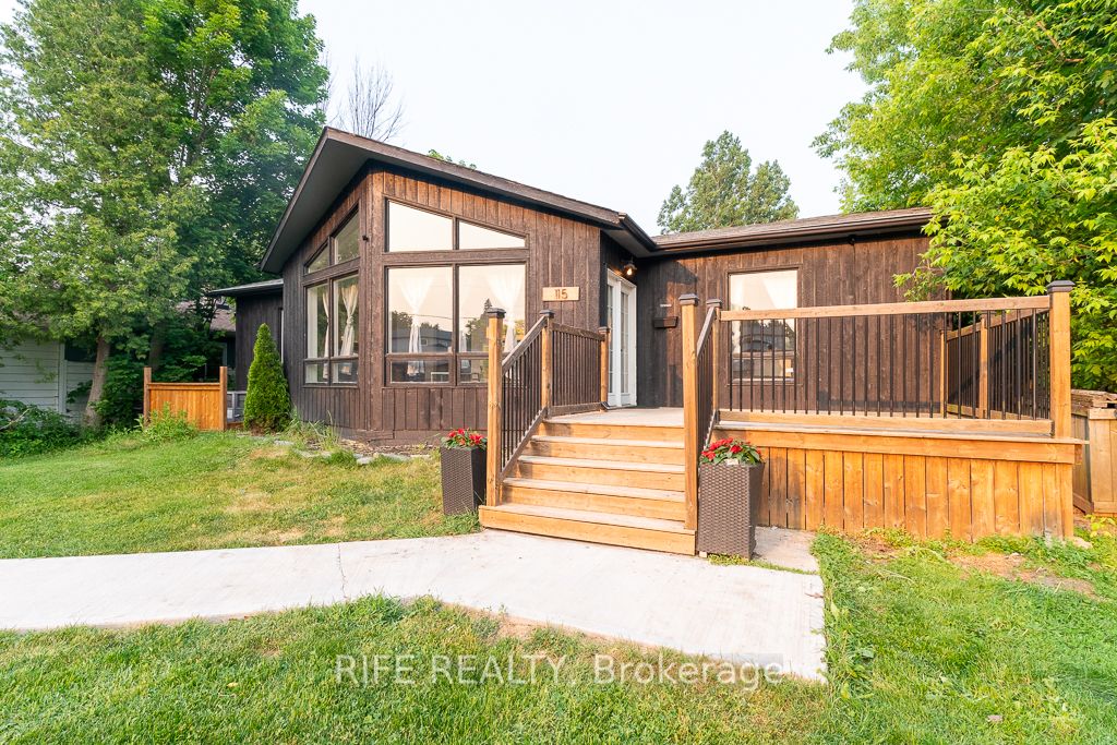 115 Everton Dr W