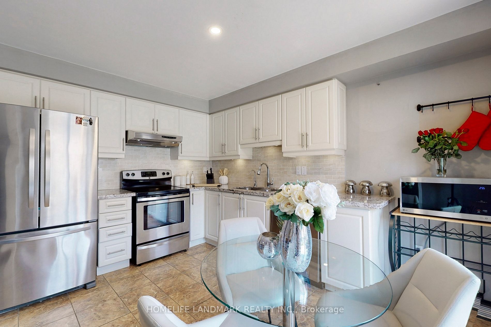 217 Hollywood Hill Circ