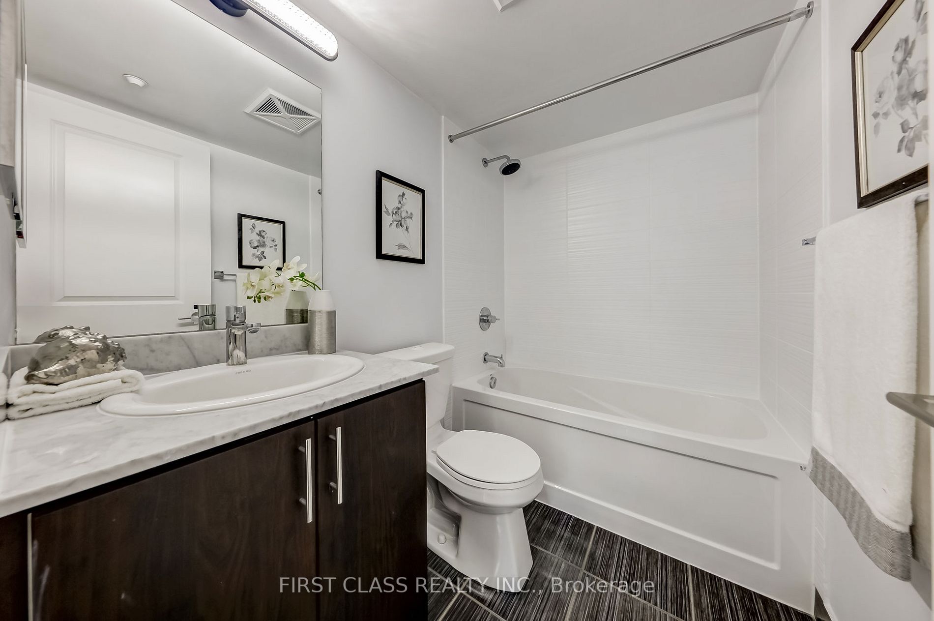 370 Highway 7 Rd E, #528