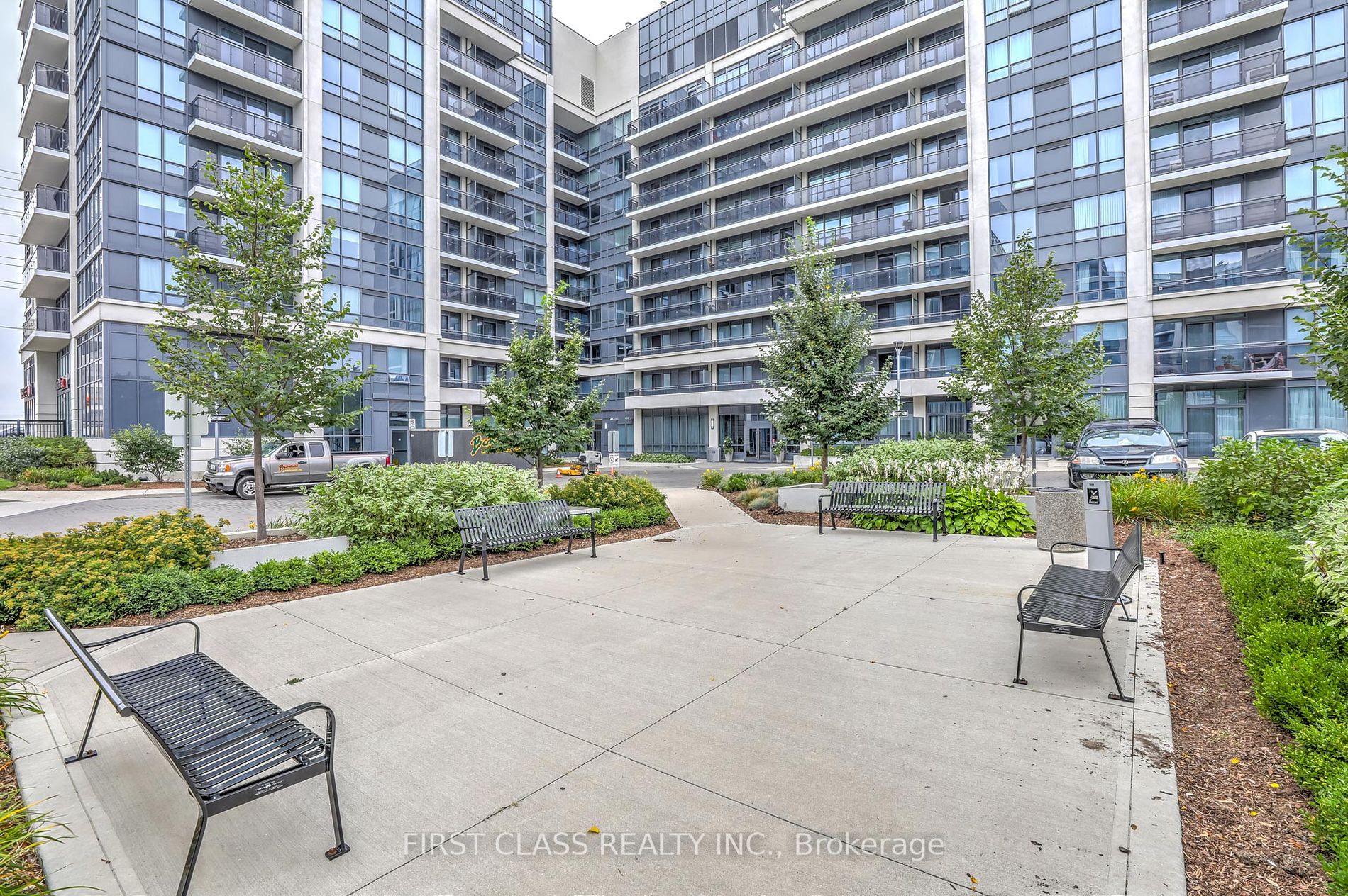 370 Highway 7 Rd E, #528
