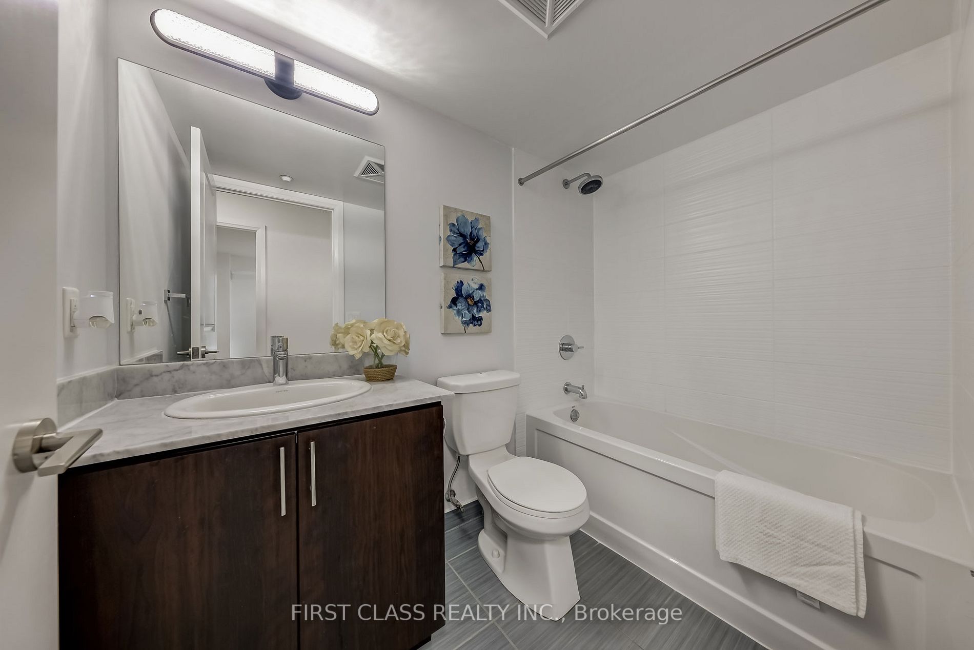 370 Highway 7 Rd E, #528