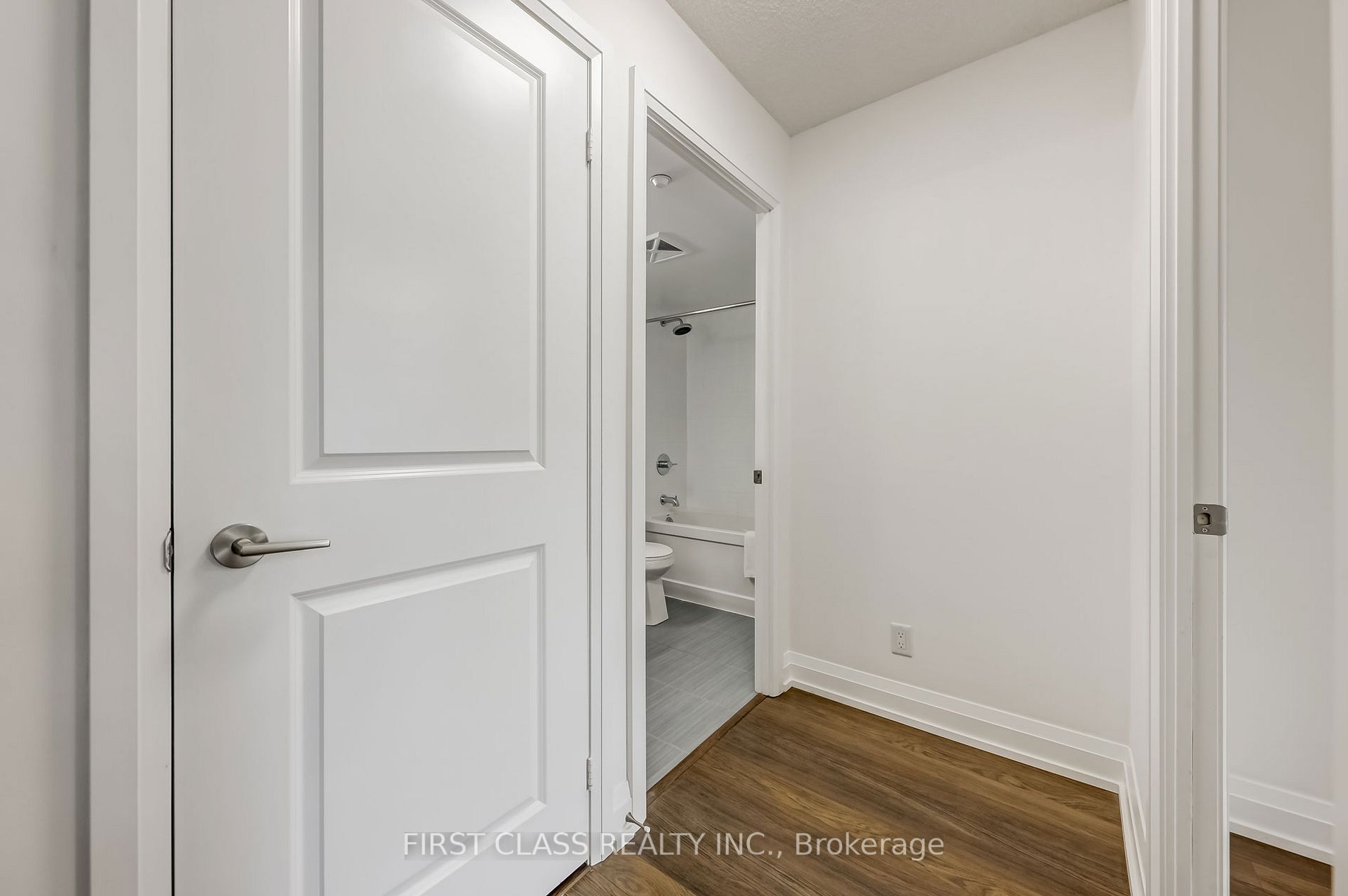 370 Highway 7 Rd E, #528