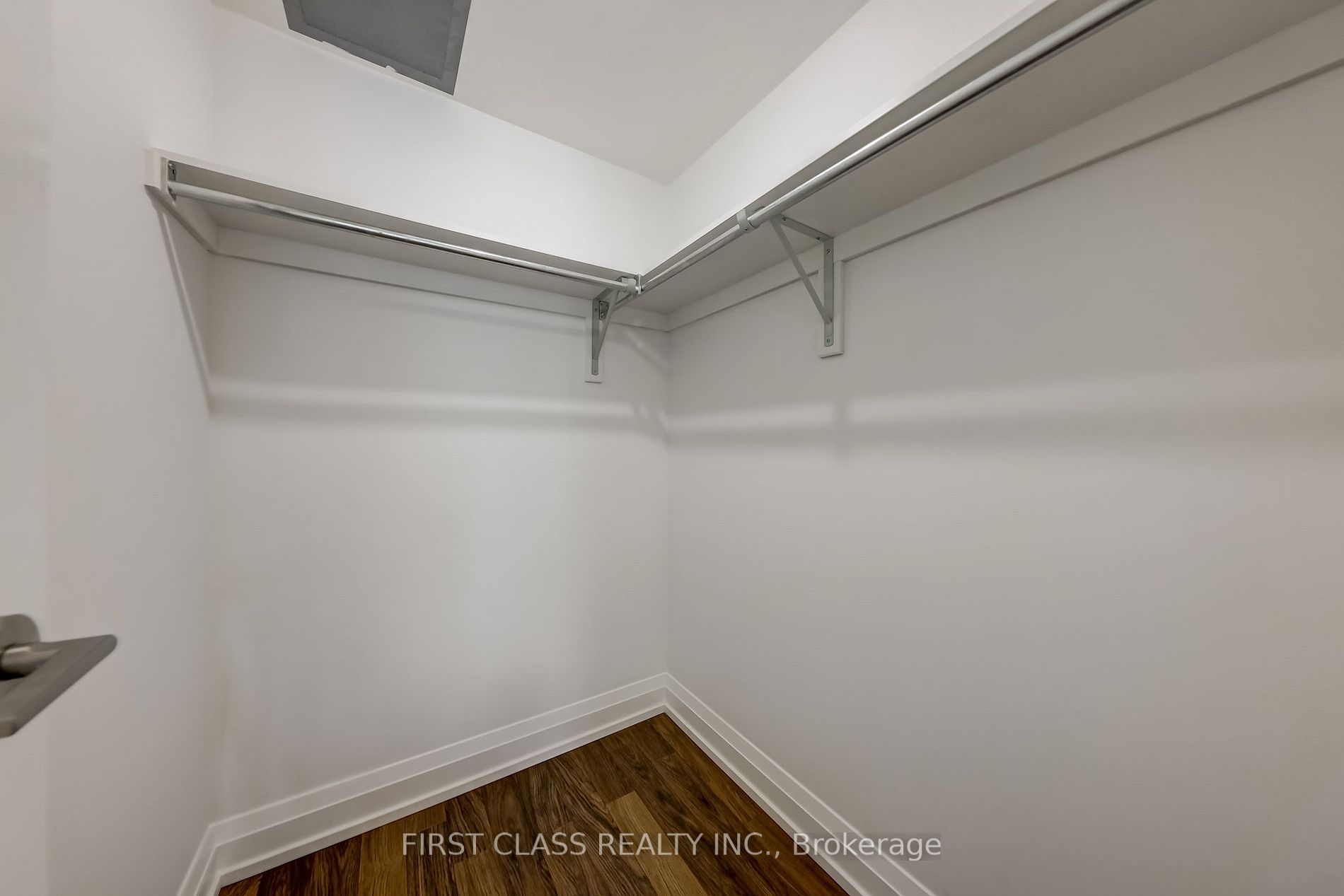 370 Highway 7 Rd E, #528