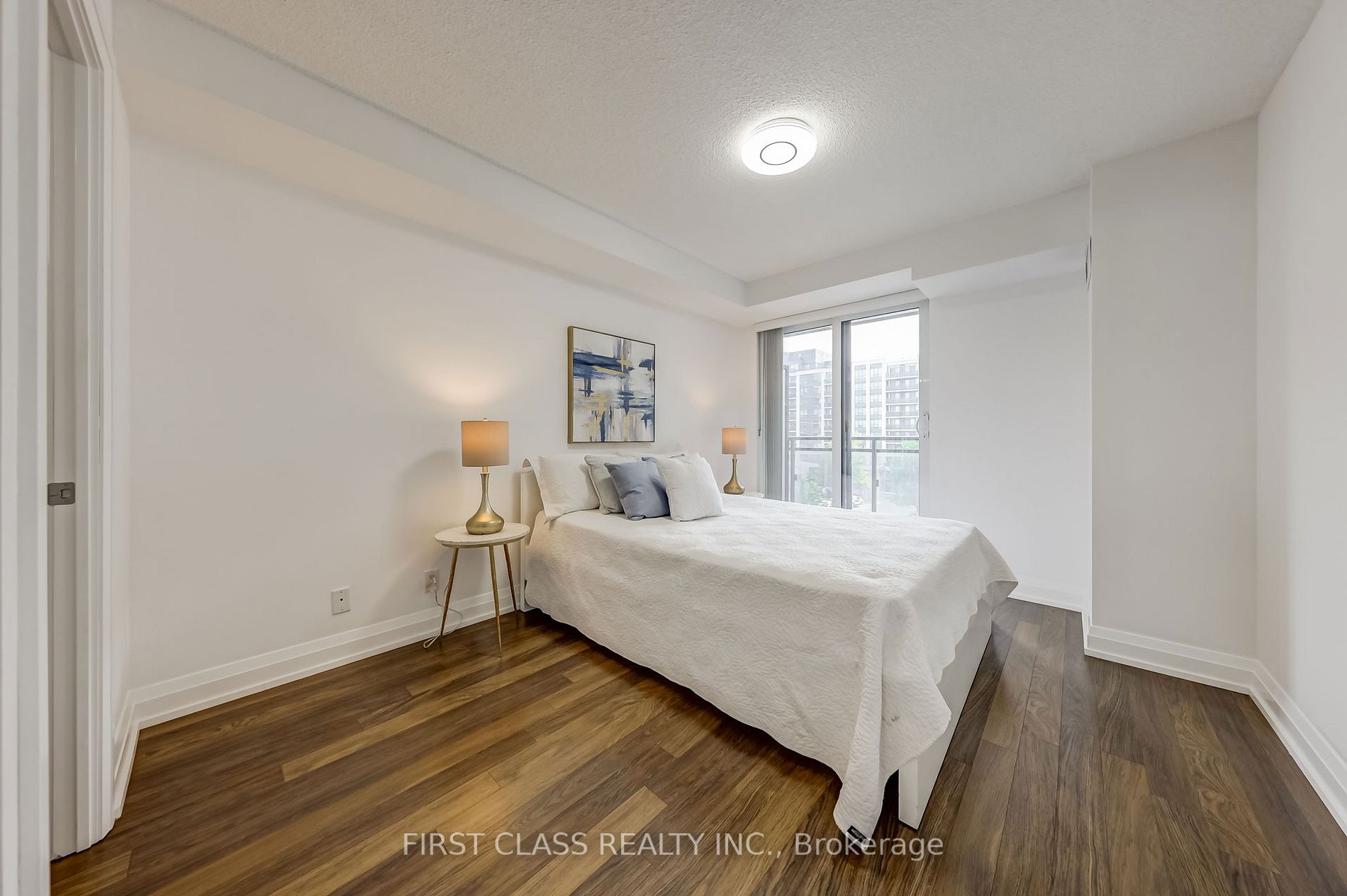 370 Highway 7 Rd E, #528