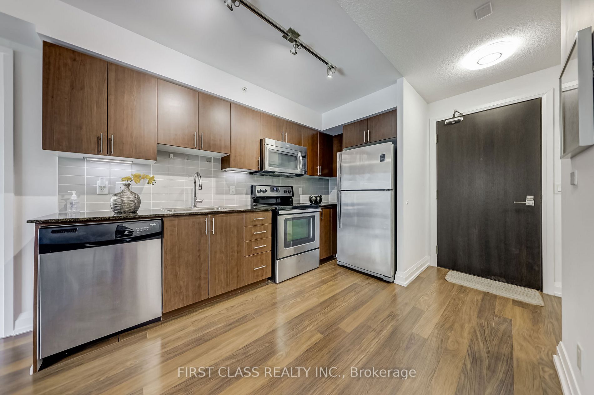 370 Highway 7 Rd E, #528