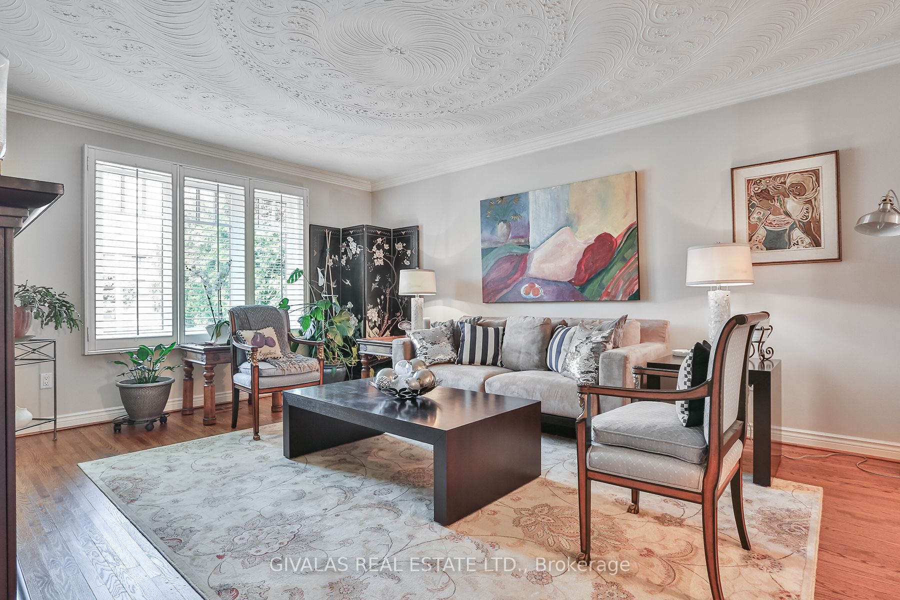 25 Sala Dr