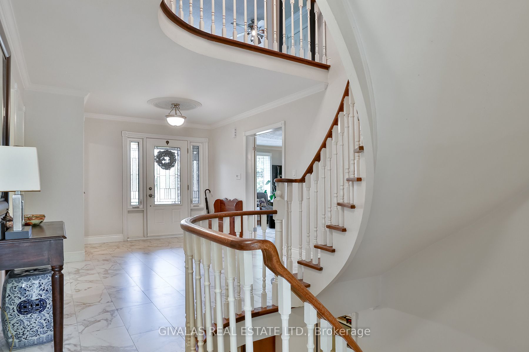 25 Sala Dr
