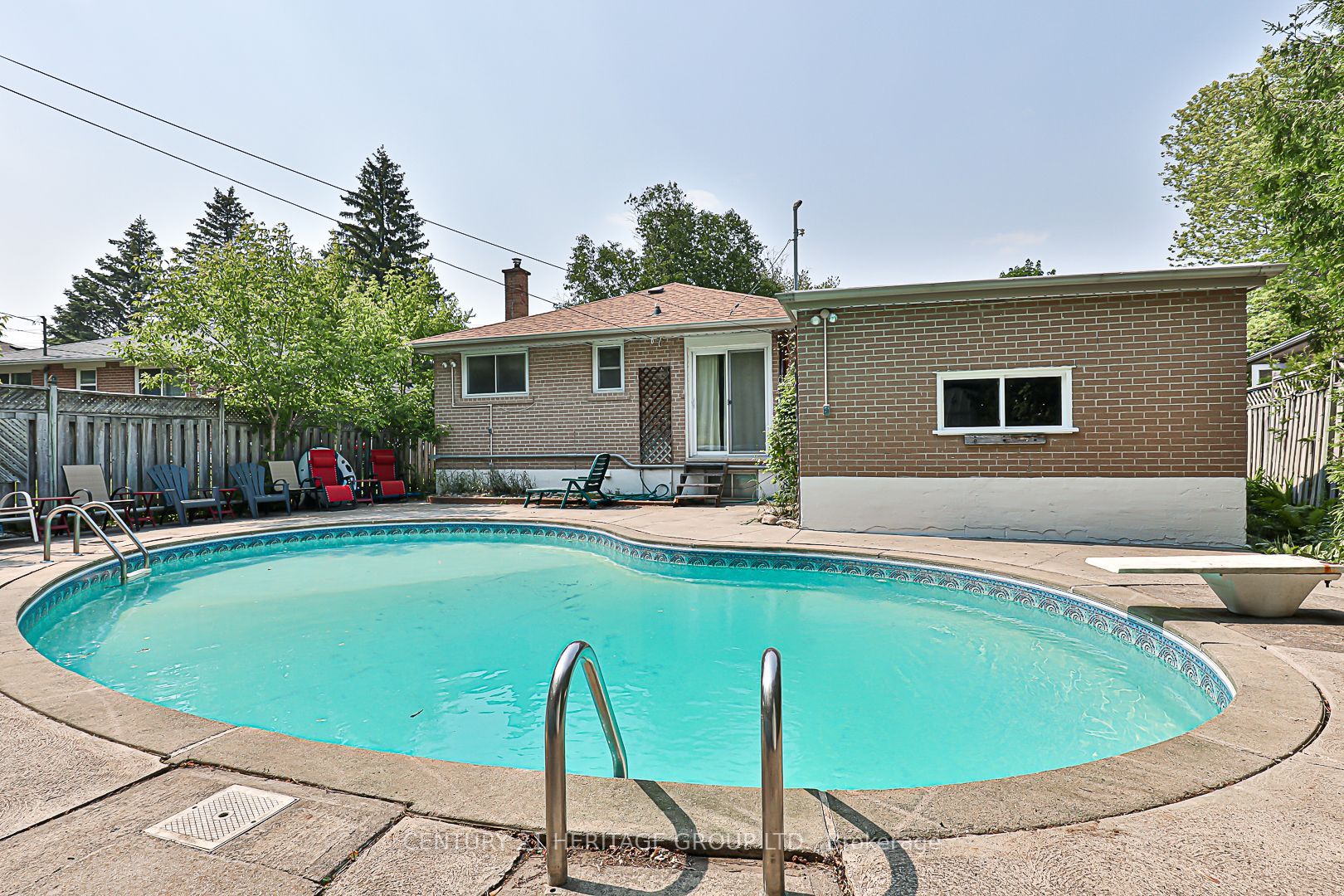 33 Aurora Heights Dr