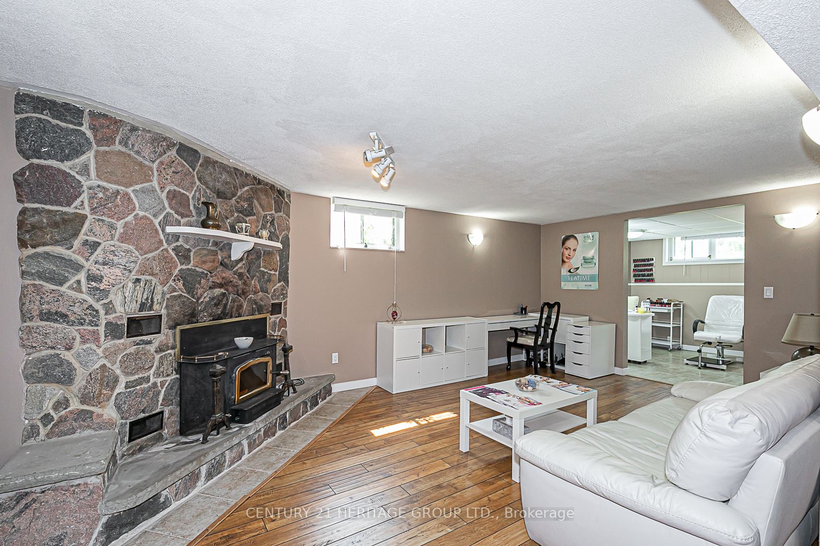 33 Aurora Heights Dr
