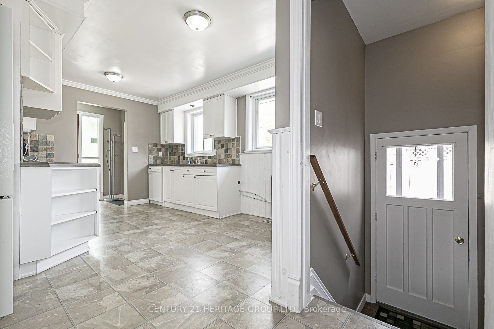 33 Aurora Heights Dr