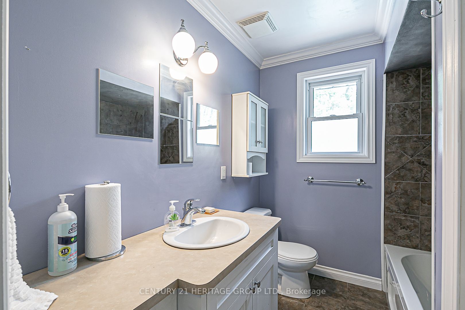 33 Aurora Heights Dr