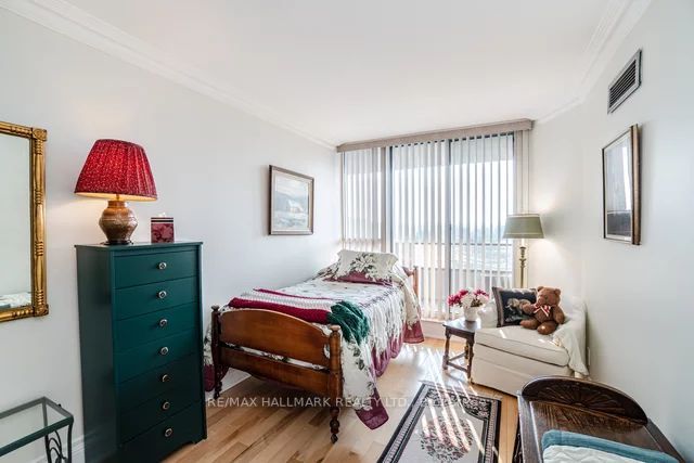 100 Observatory Lane, #807