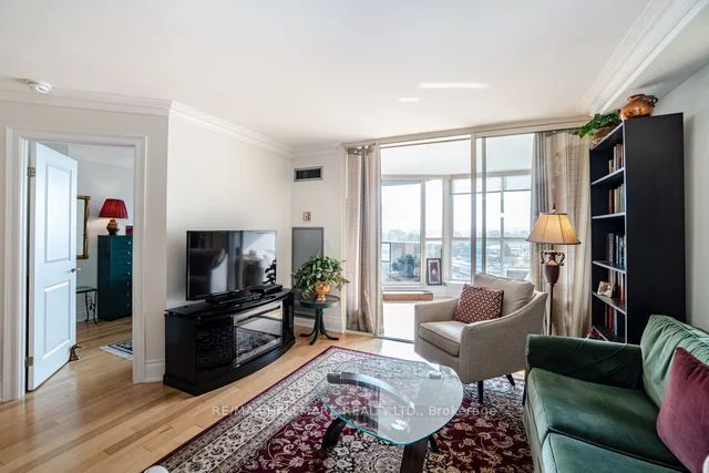 100 Observatory Lane, #807