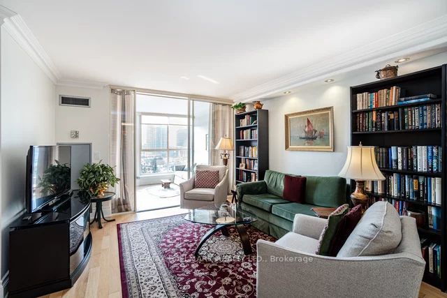 100 Observatory Lane, #807