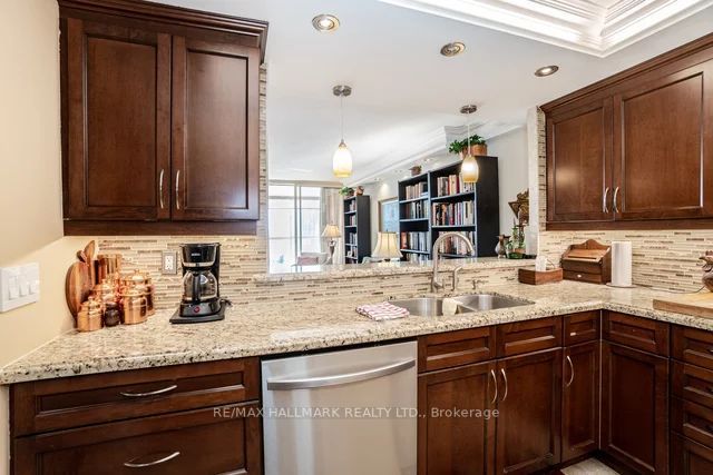 100 Observatory Lane, #807