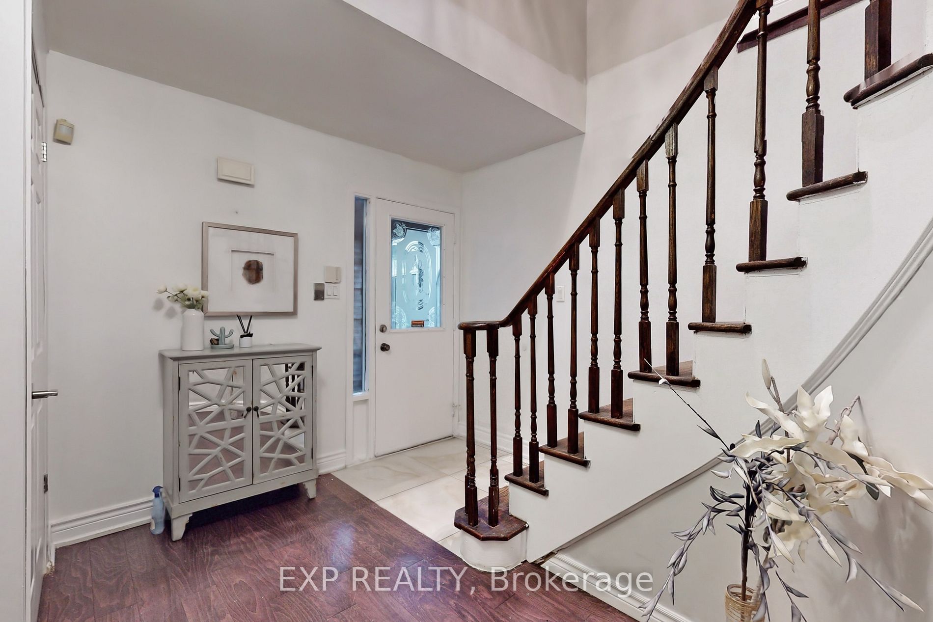 81 Stirling Crescent