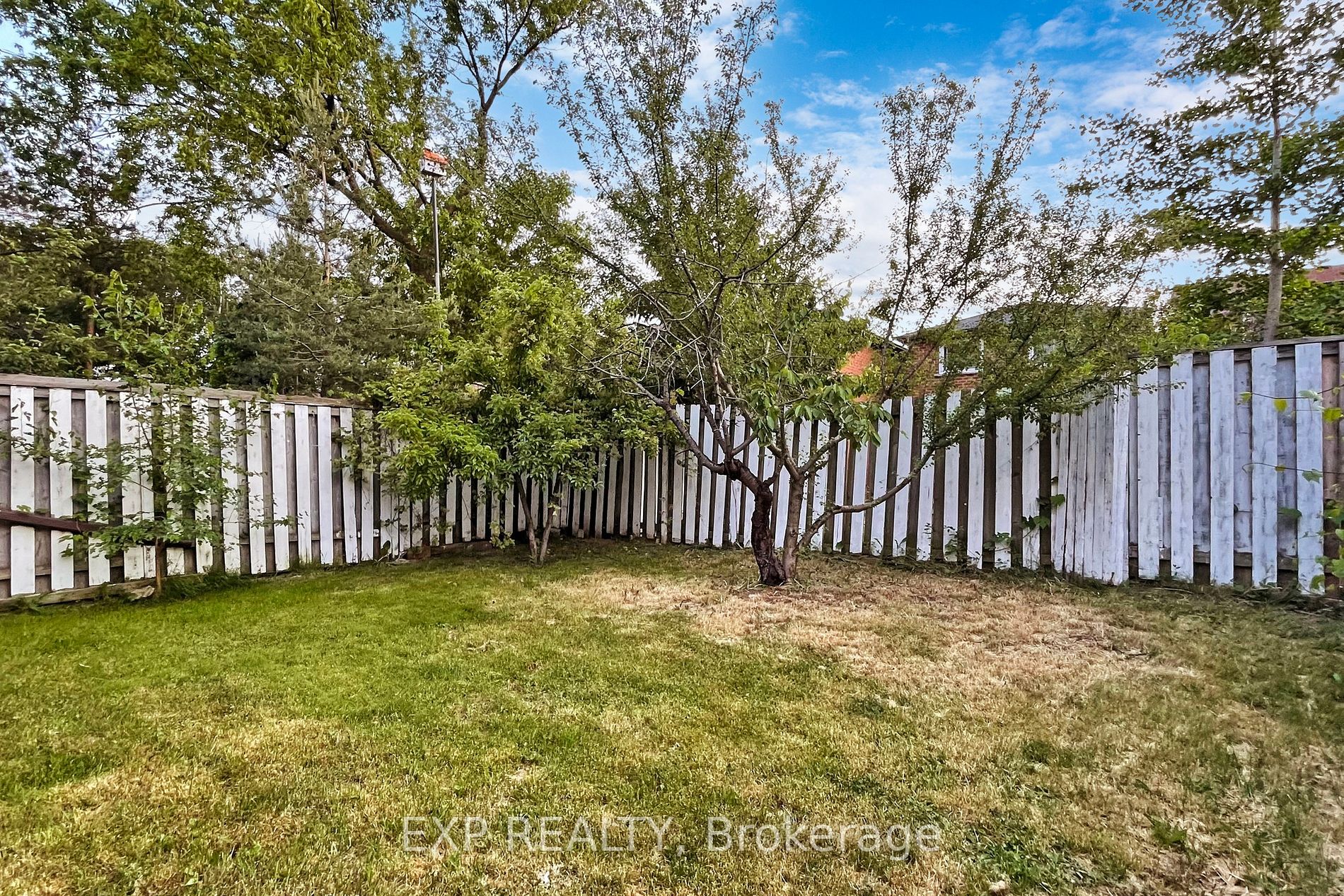 81 Stirling Crescent