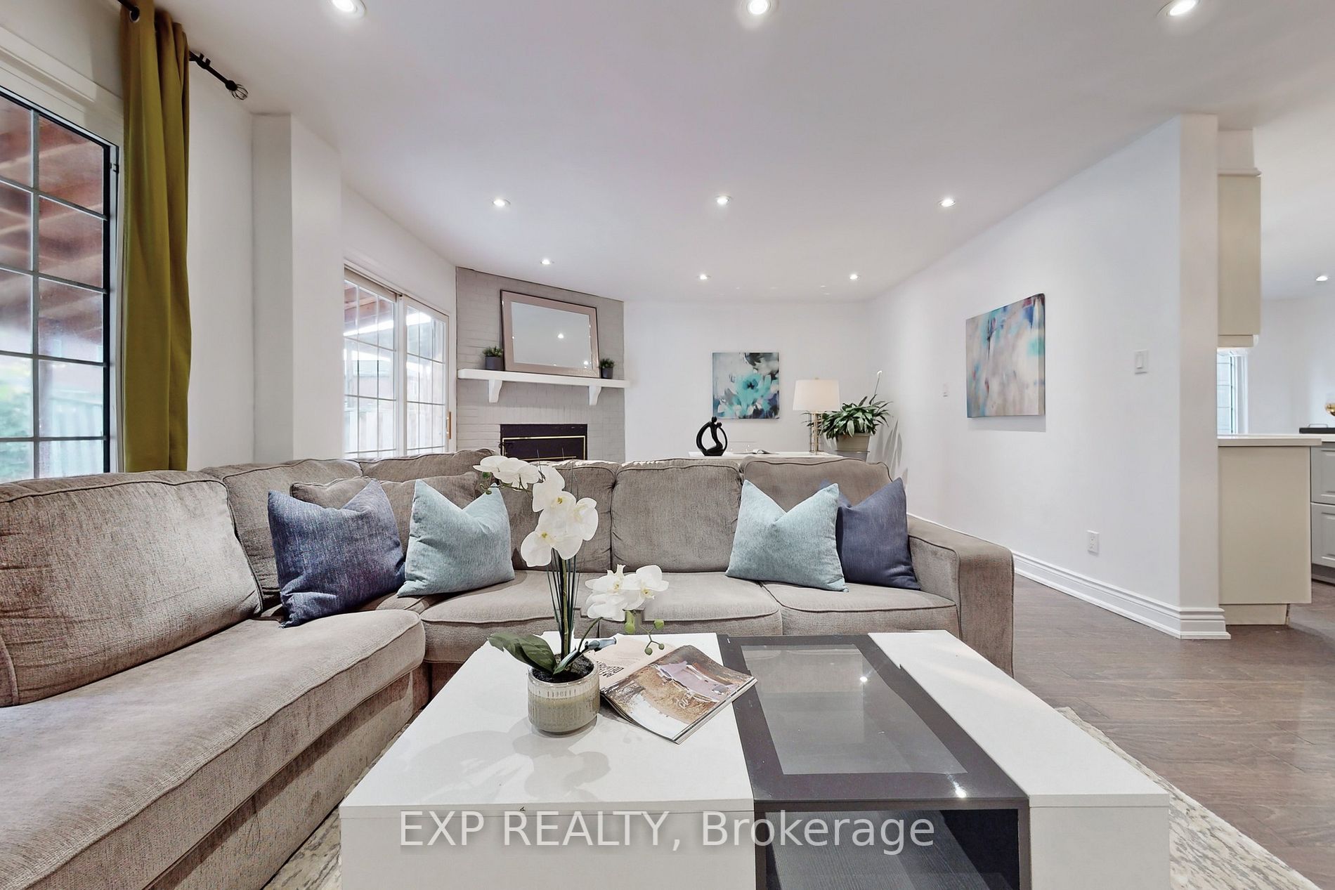 81 Stirling Crescent