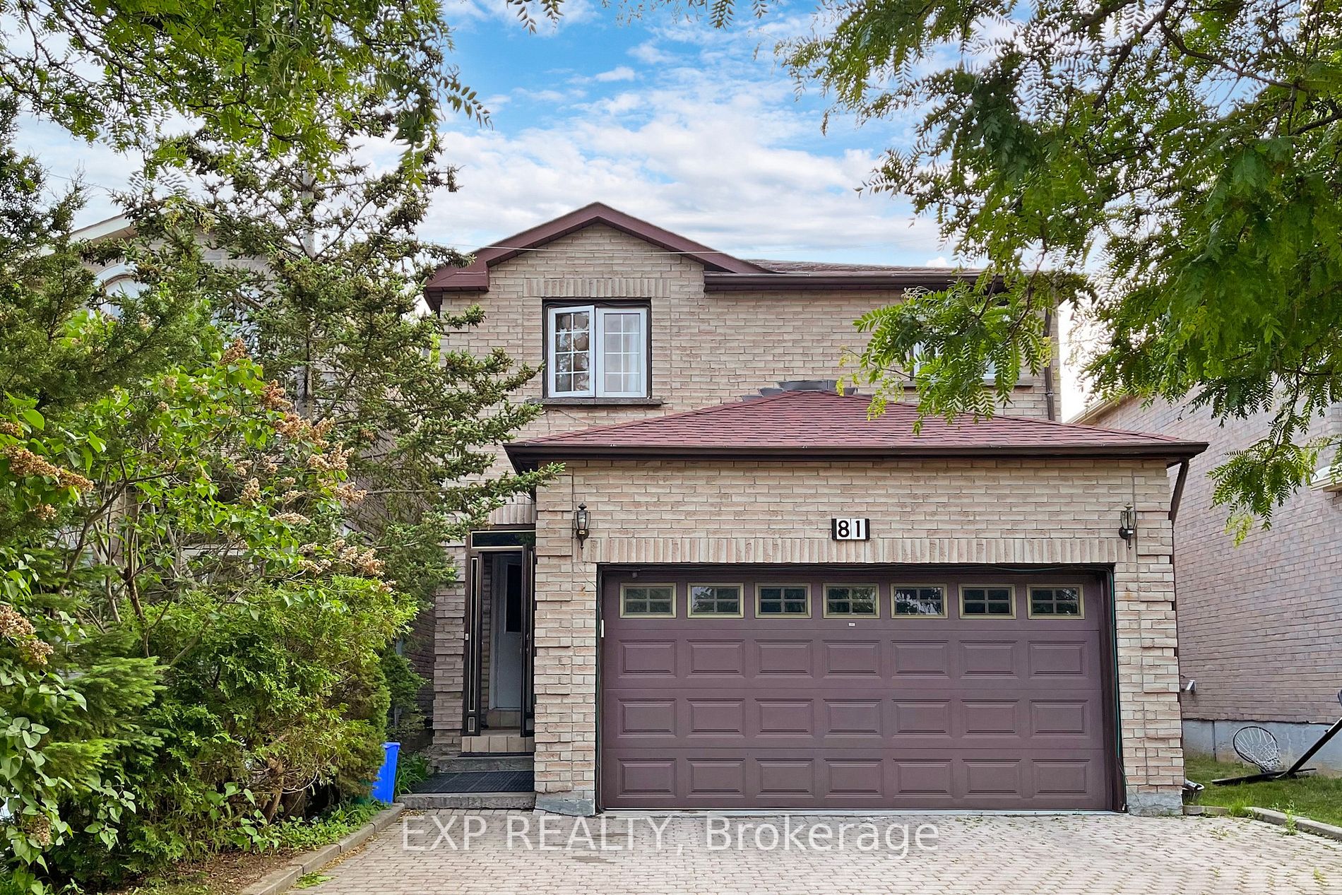 81 Stirling Crescent