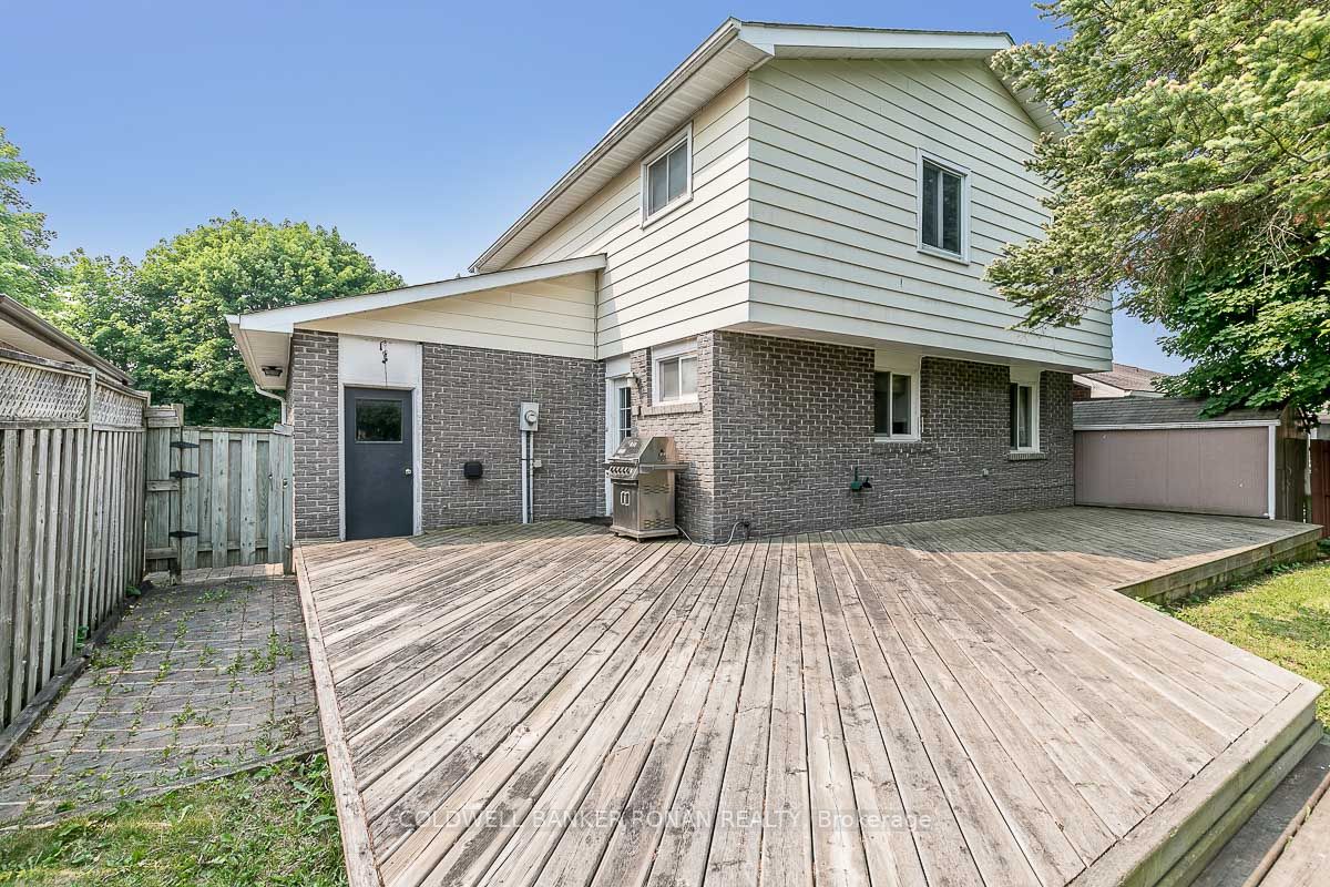 196 Mackenzie St