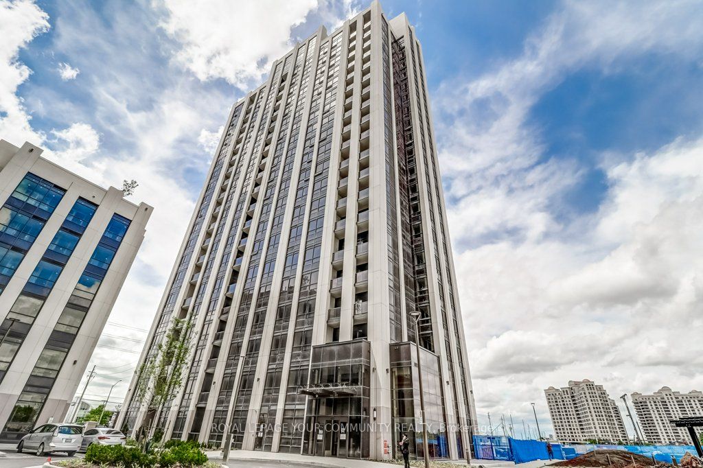 9085 Jane St, #220