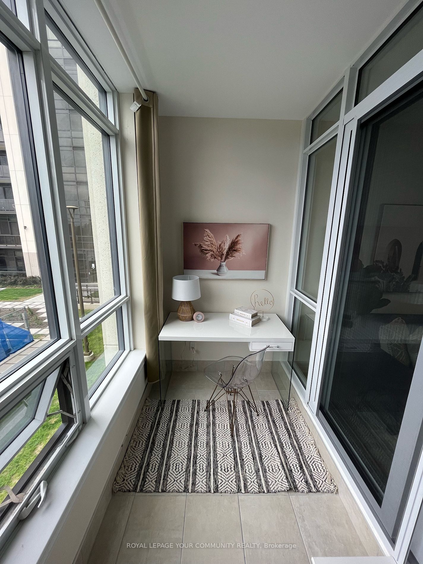 9085 Jane St, #220