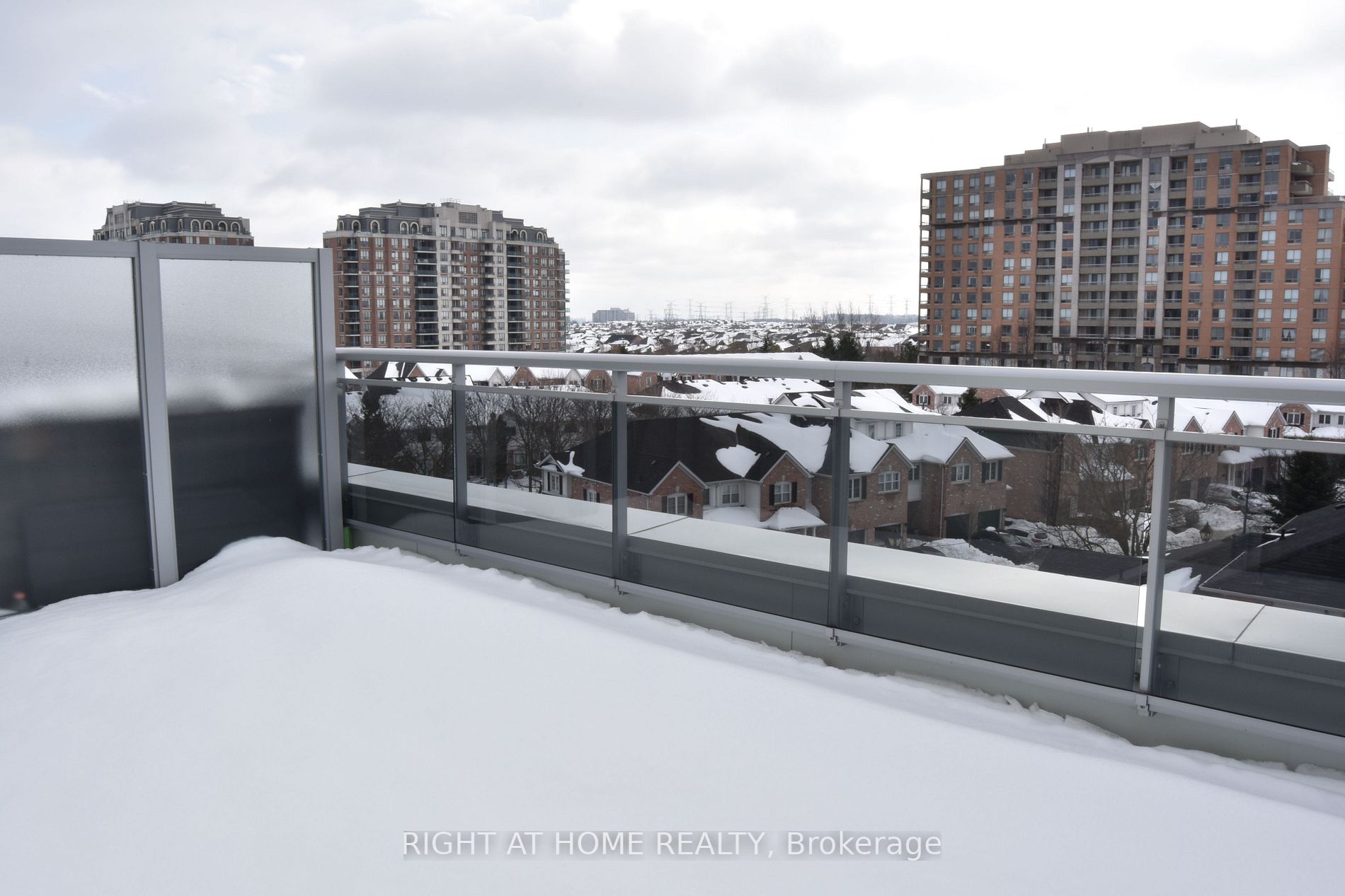 9199 Yonge Street, #517