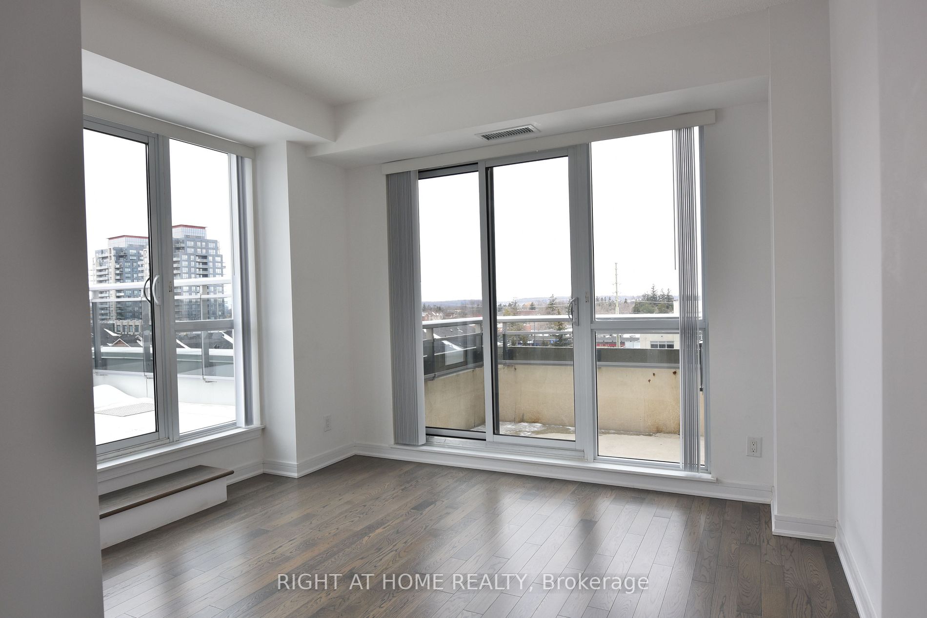 9199 Yonge Street, #517