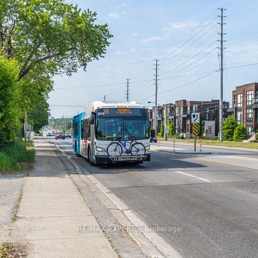 9185 Bathurst St