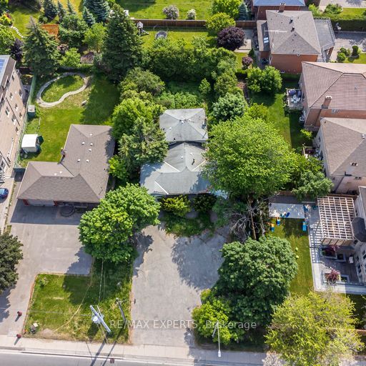 9185 Bathurst St