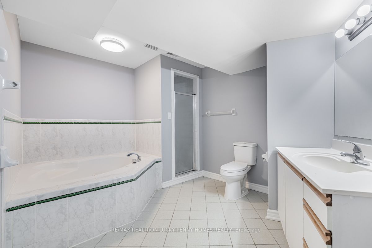 30 Holbrook Crt