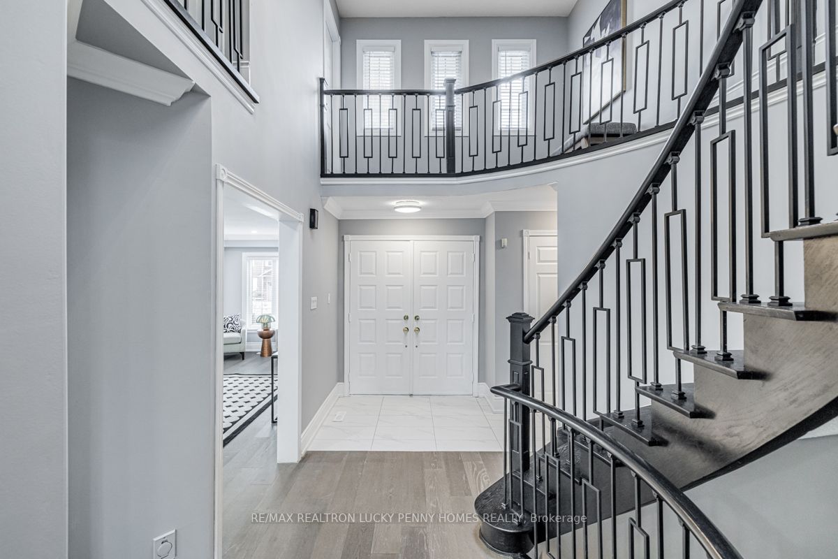 30 Holbrook Crt