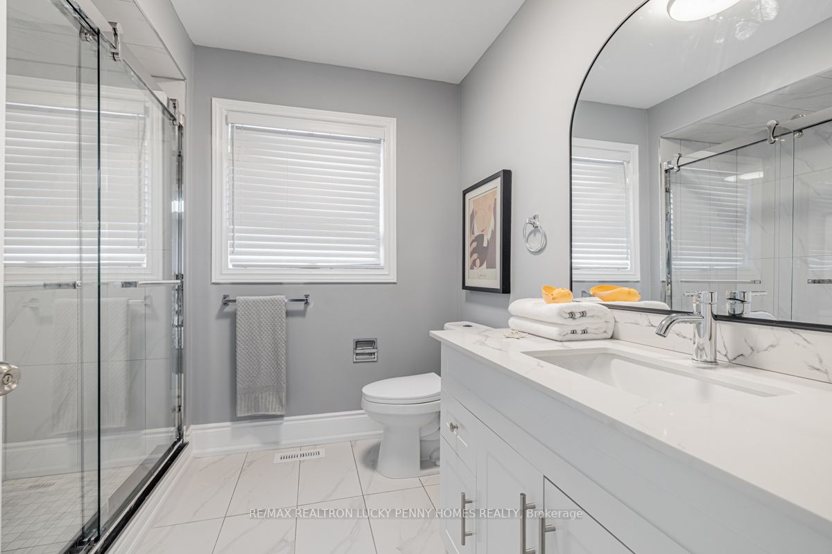 30 Holbrook Crt