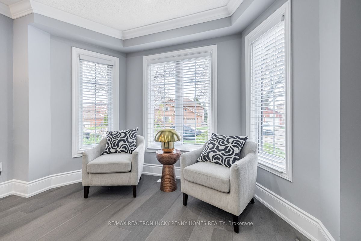 30 Holbrook Crt
