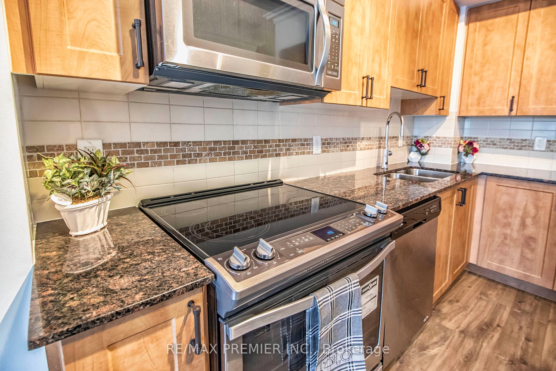 7900 Bathurst St, #331