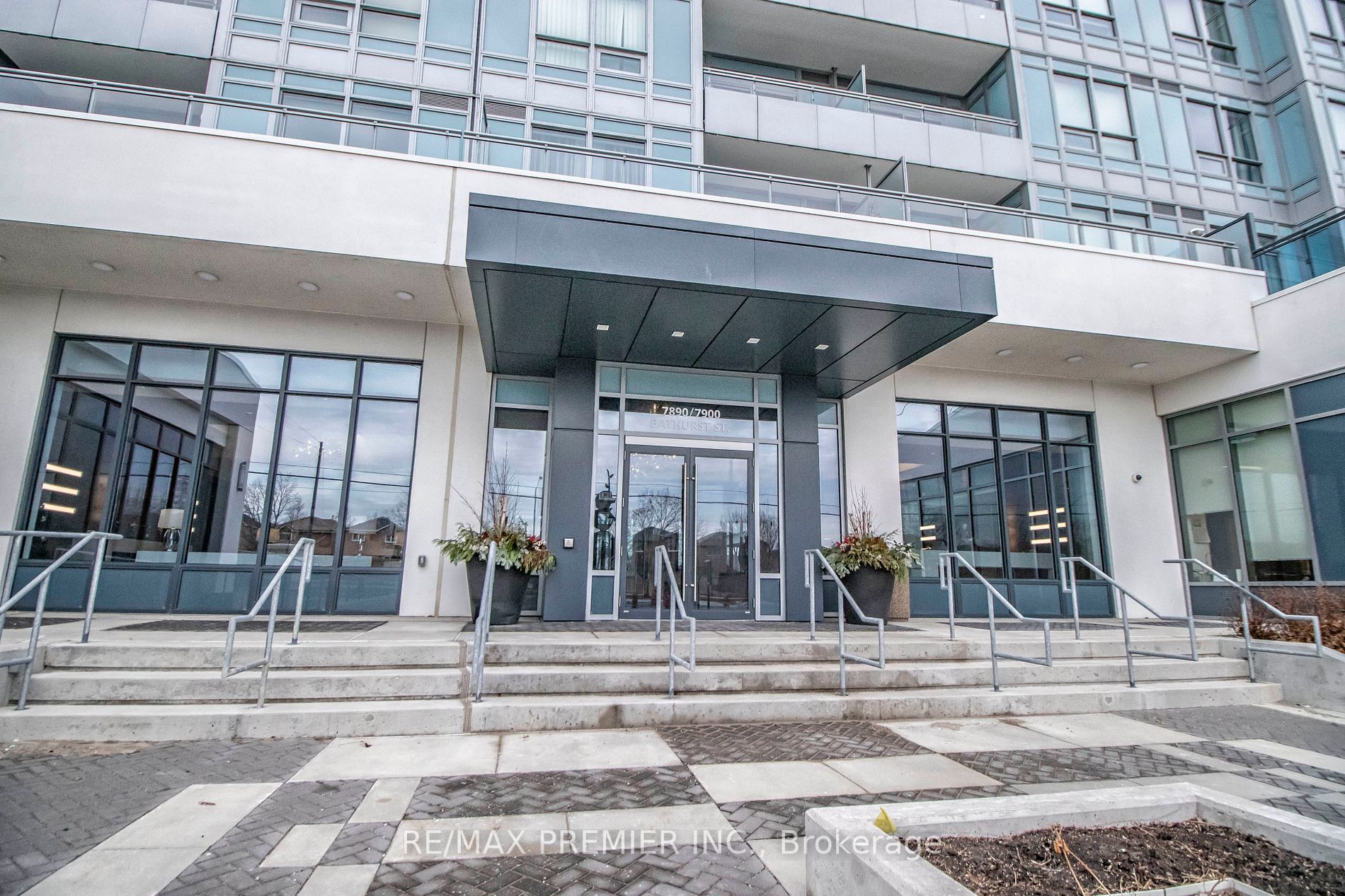 7900 Bathurst St, #331