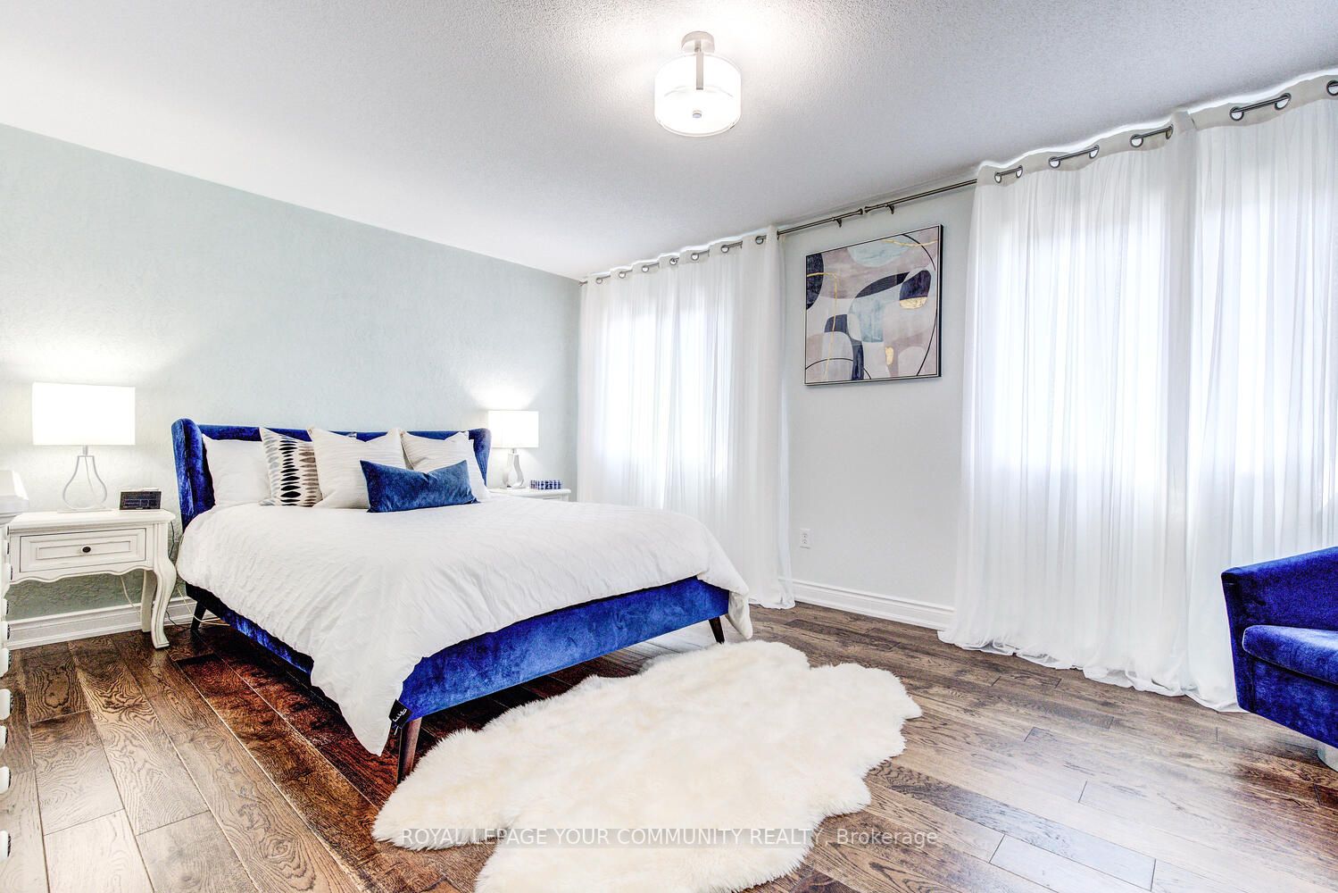 71 Queensbridge Dr
