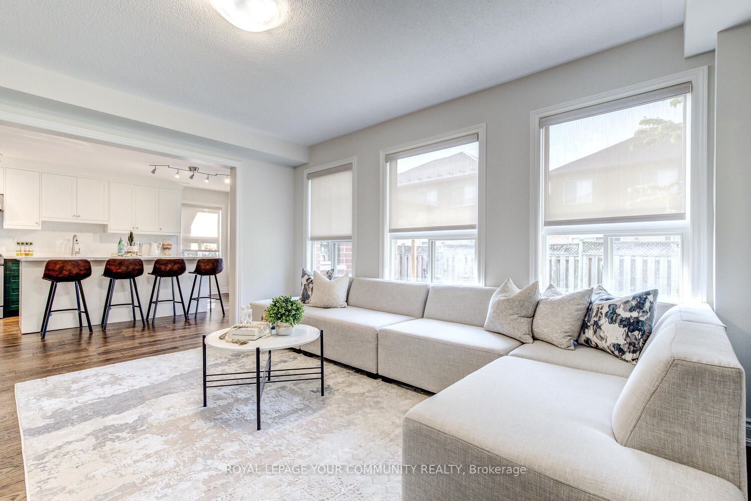 71 Queensbridge Dr