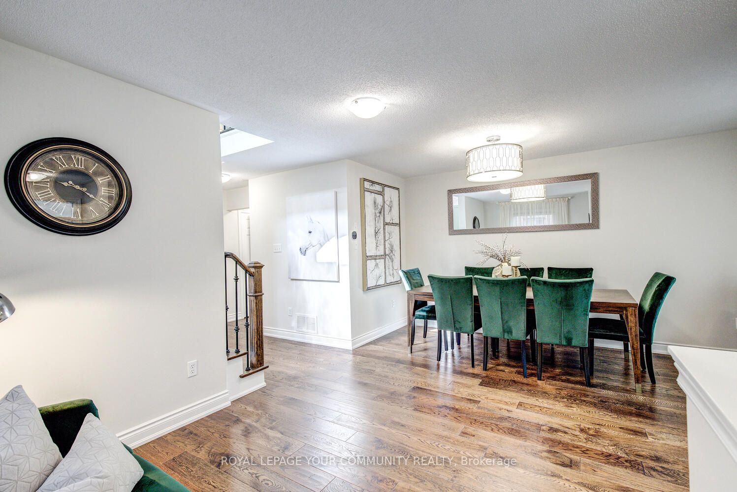 71 Queensbridge Dr