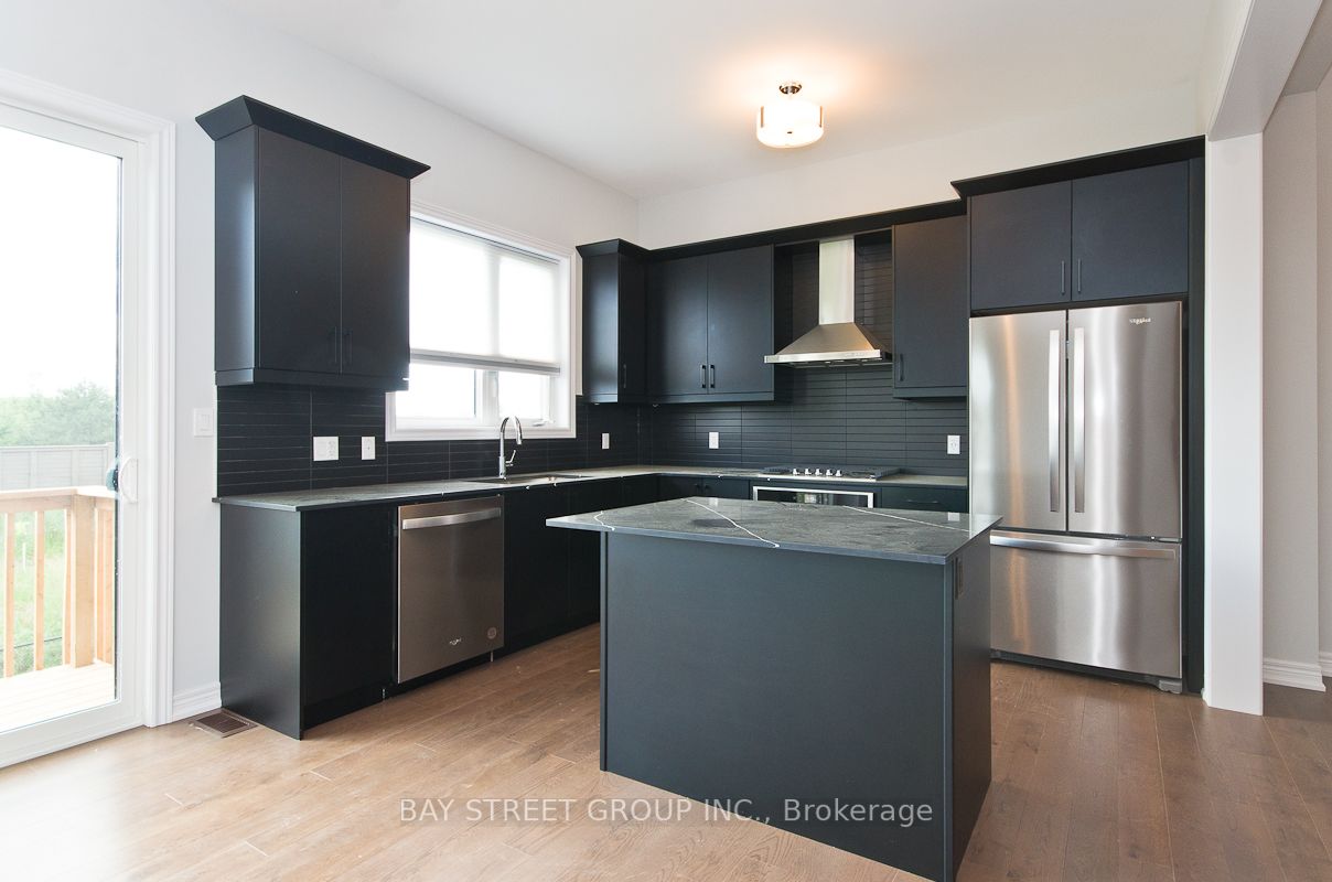 92 Pine Hill Cres