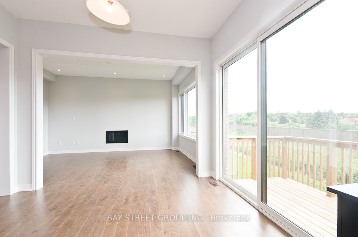 92 Pine Hill Cres