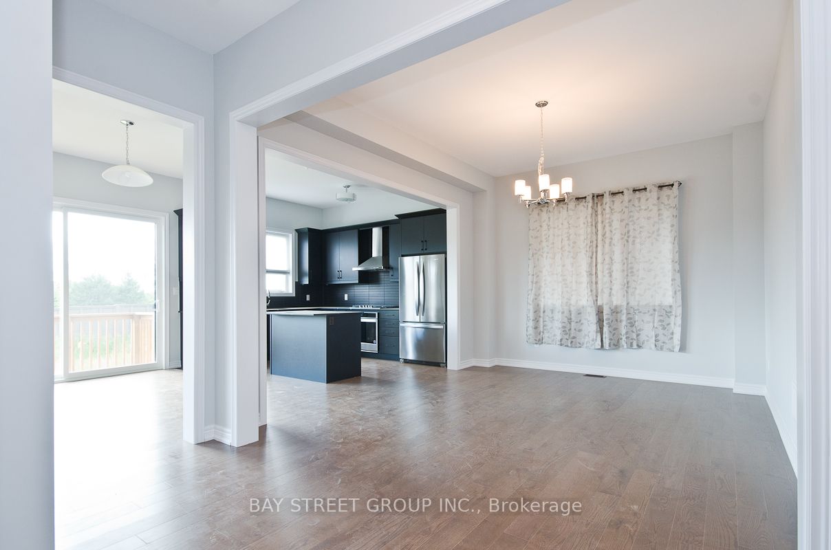 92 Pine Hill Cres